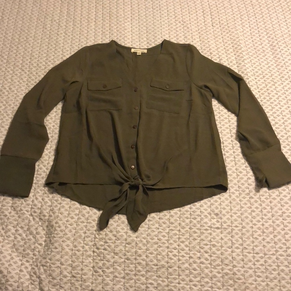 Women’s long sleeve tie knot button down blouse